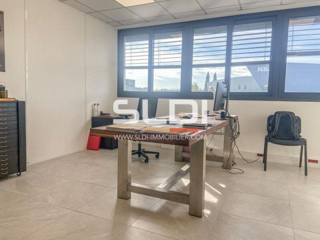 Bureaux A VENDRE OU A LOUER - LIMONEST - 650 m²