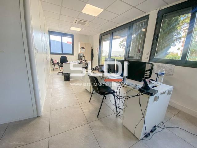 Bureaux A VENDRE OU A LOUER - LIMONEST - 650 m²