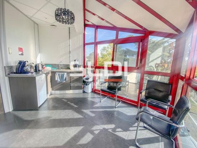 Bureaux A VENDRE OU A LOUER - LIMONEST - 650 m²