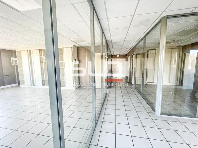Locaux d'activités A LOUER - VOURLES - 870 m²