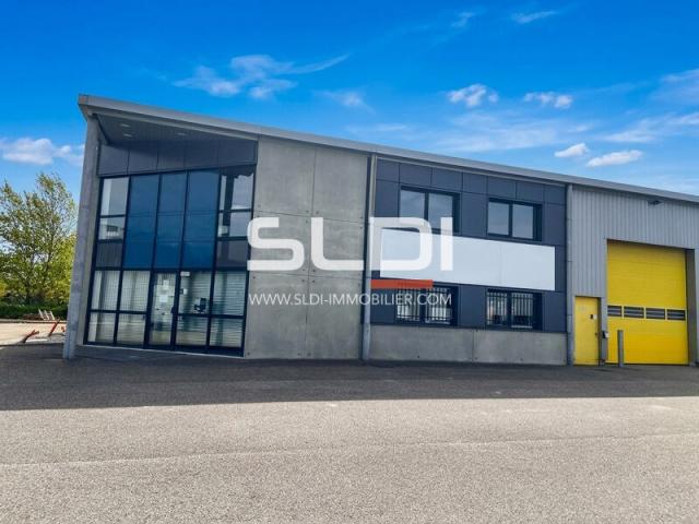 Locaux d'activités A LOUER - VAULX EN VELIN - 931 m²