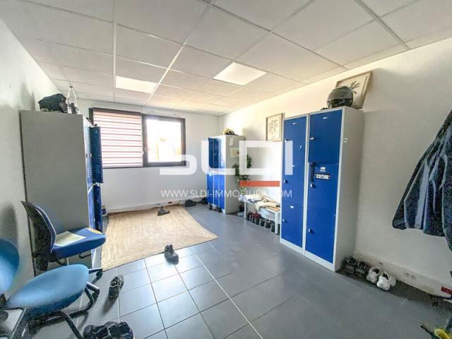 Locaux d'activités A LOUER - VAULX EN VELIN - 1 088 m²