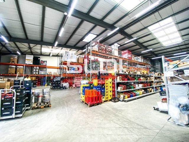 Locaux d'activités A LOUER - VAULX EN VELIN - 1 088 m²