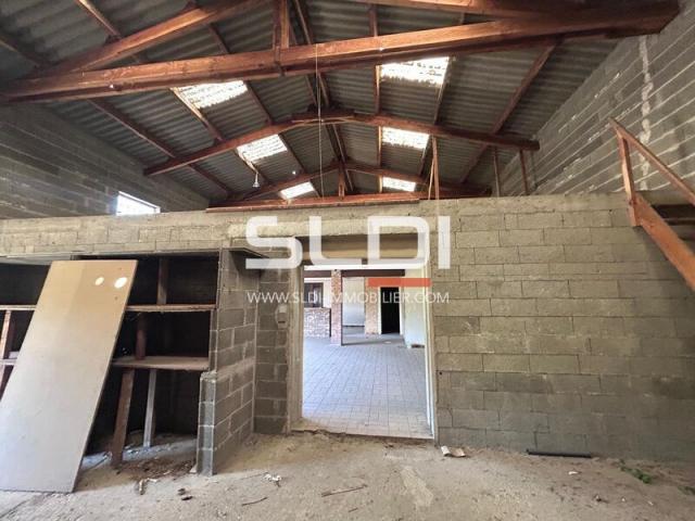 Locaux d'activités A LOUER - LETRA - 425 m²