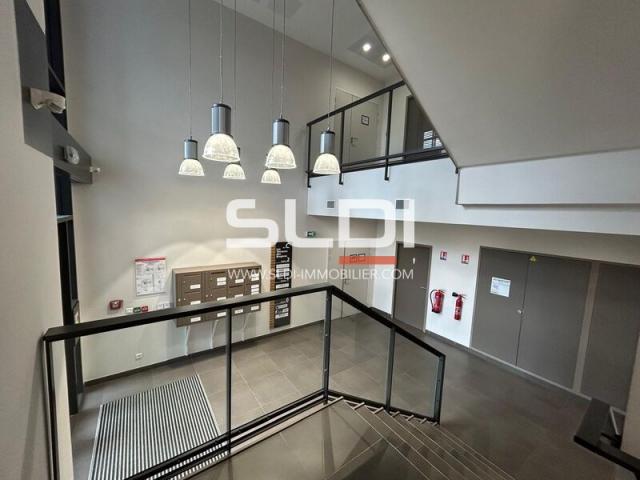 Bureaux A LOUER - LIMONEST - 243 m²