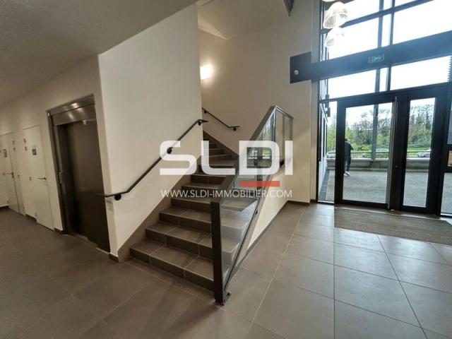 Bureaux A LOUER - LIMONEST - 243 m²