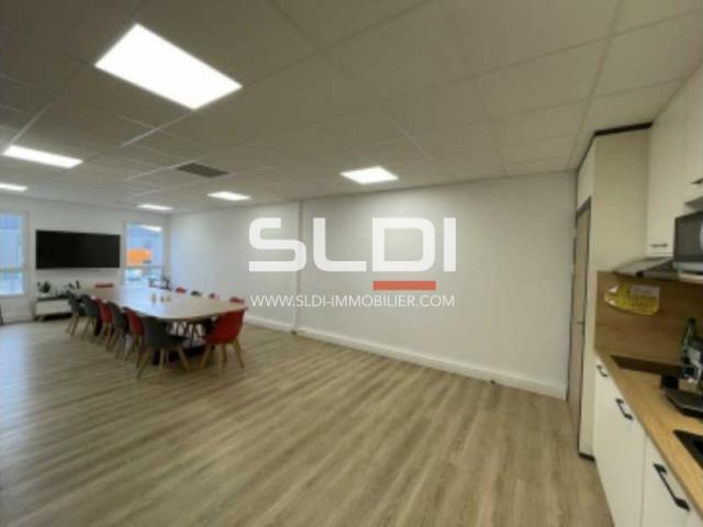 Bureaux A LOUER - DARDILLY - 124 m²