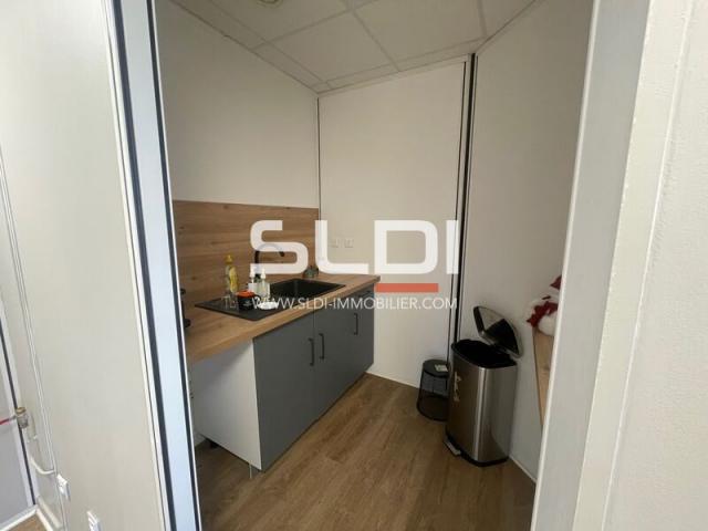 Bureaux A VENDRE - BRON - 793 m²