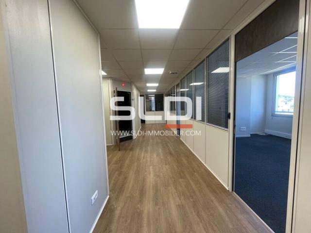 Bureaux A VENDRE - BRON - 793 m²
