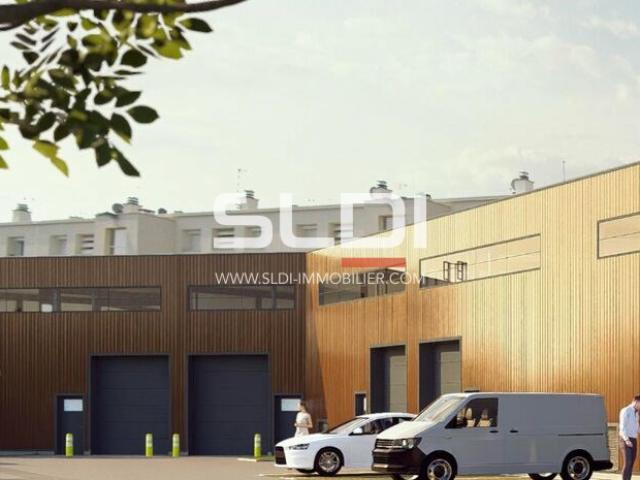 Locaux d'activités A LOUER - BRON - 997 m²