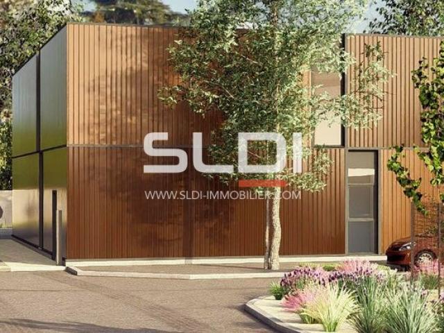 Locaux d'activités A LOUER - BRON - 997 m²