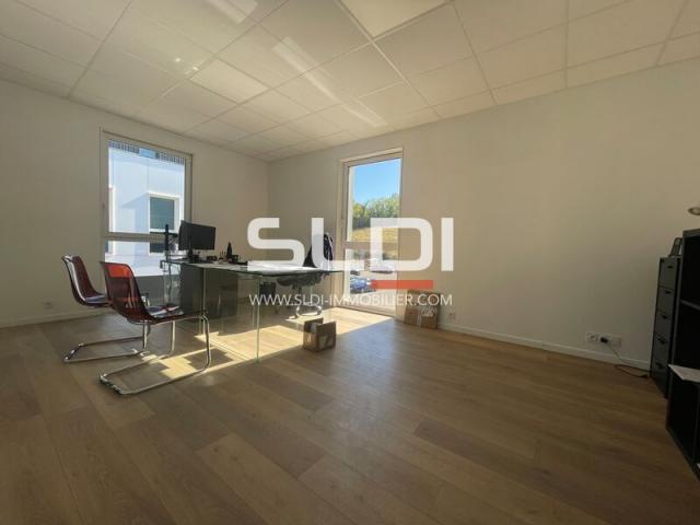 Bureaux A LOUER - SAINT GENIS LAVAL - 160 m²