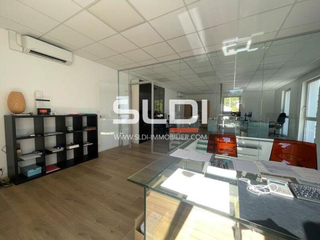 Bureaux A LOUER - SAINT GENIS LAVAL - 160 m²
