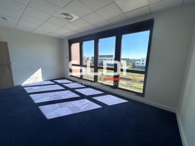 Bureaux A LOUER - GENAS - 47 m²