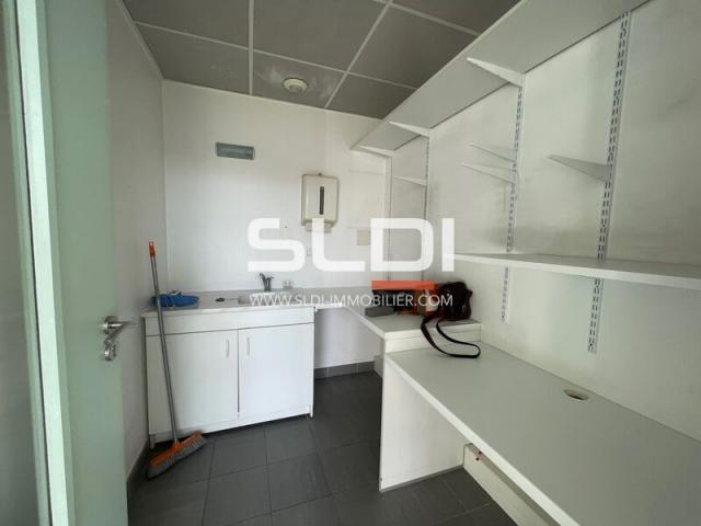 Bureaux A VENDRE - CRAPONNE - 60 m²