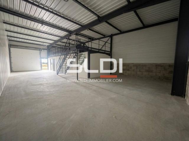 Locaux d'activités A LOUER - JONAGE - 1 657 m²