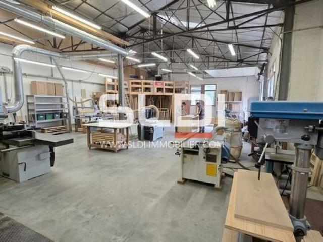 Locaux d'activités A LOUER - SAINT ETIENNE - 520 m²