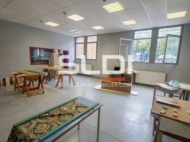 Locaux d'activités A LOUER - SAINT ETIENNE - 520 m²