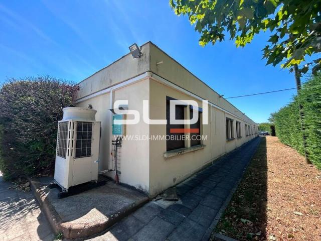 Bureaux A VENDRE - AMBERIEUX - 670 m²