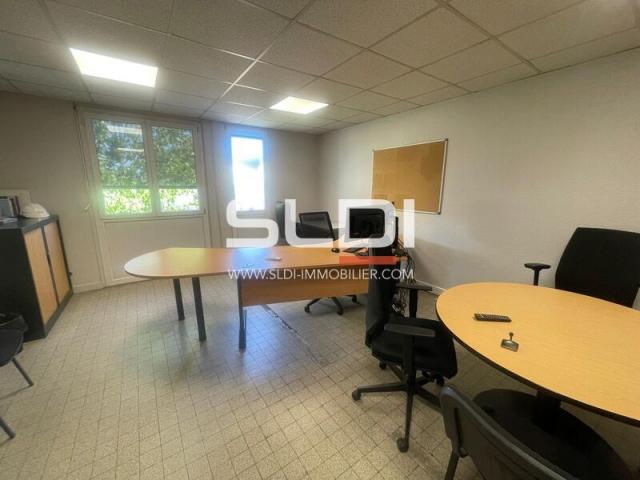 Locaux d'activités A VENDRE - AMBERIEUX - 1 910 m²