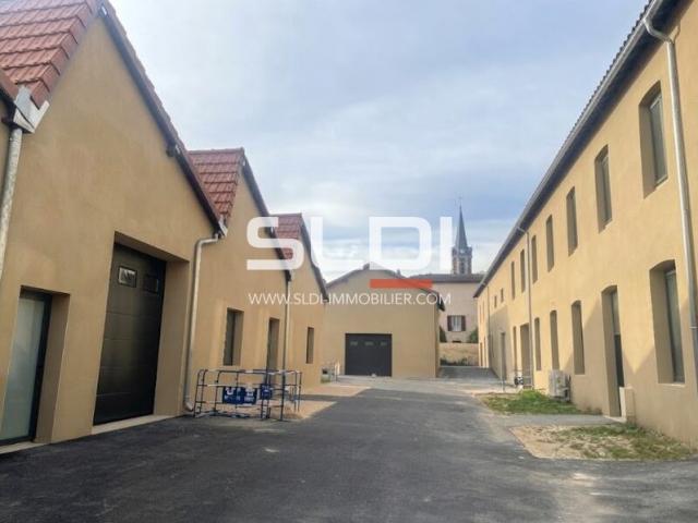 Locaux d'activités A VENDRE - SEREZIN DU RHONE - 607 m²