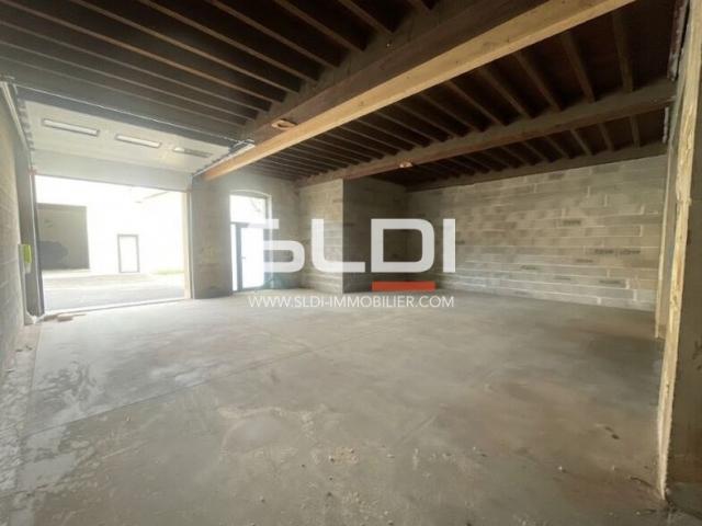 Locaux d'activités A VENDRE - SEREZIN DU RHONE - 607 m²