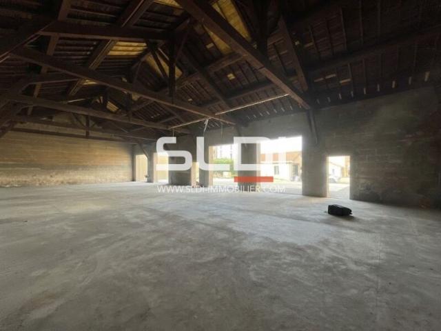 Locaux d'activités A VENDRE - SEREZIN DU RHONE - 607 m²