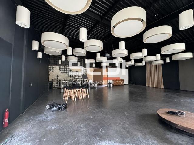 Locaux d'activités A LOUER - MARCILLY D'AZERGUES - 655 m²