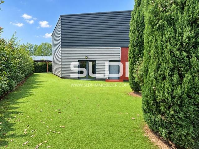 Locaux d'activités A LOUER - MARCILLY D'AZERGUES - 655 m²