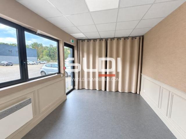 Locaux d'activités A LOUER - MARCILLY D'AZERGUES - 655 m²