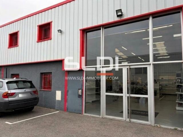 Locaux d'activités A LOUER - CHASSIEU - 328 m²