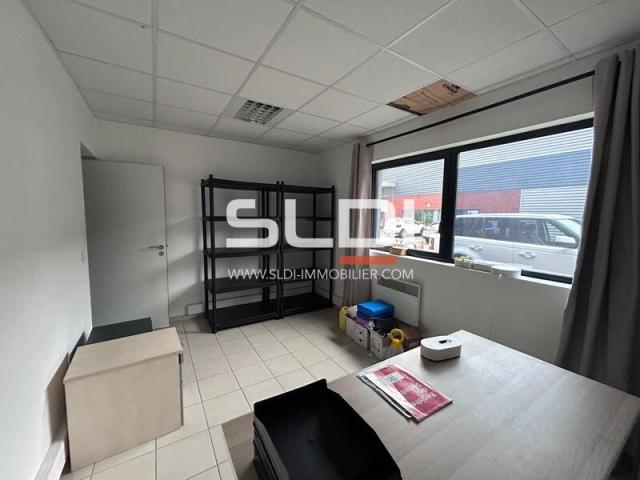 Locaux d'activités A LOUER - MARCILLY D'AZERGUES - 300 m²