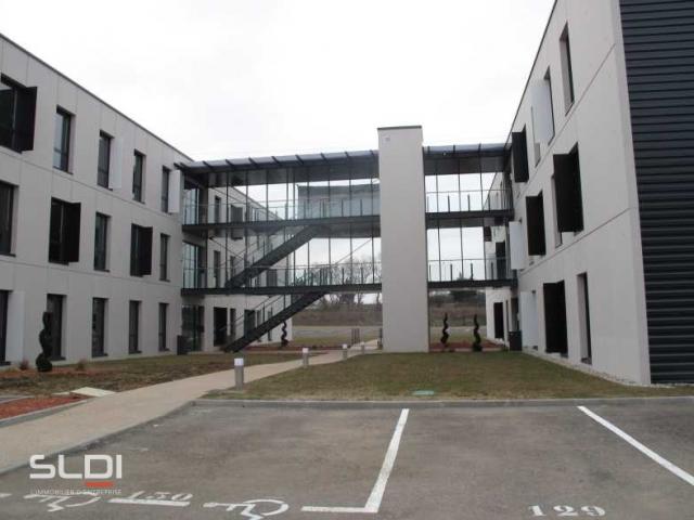 Bureaux A LOUER - SAINT PRIEST - 1 511 m²