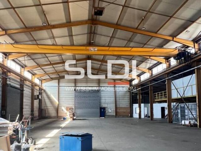 Locaux d'activités A LOUER - VAULX EN VELIN - 2 140 m²