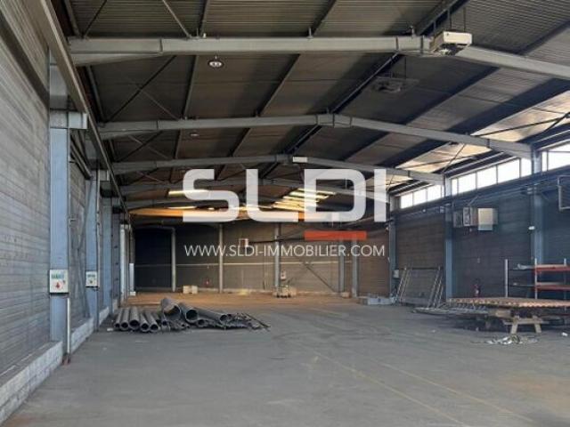 Locaux d'activités A LOUER - VAULX EN VELIN - 2 140 m²