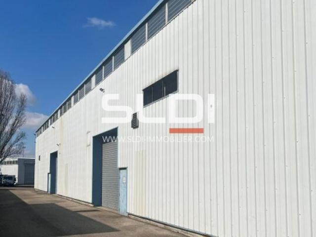 Locaux d'activités A LOUER - VAULX EN VELIN - 2 140 m²