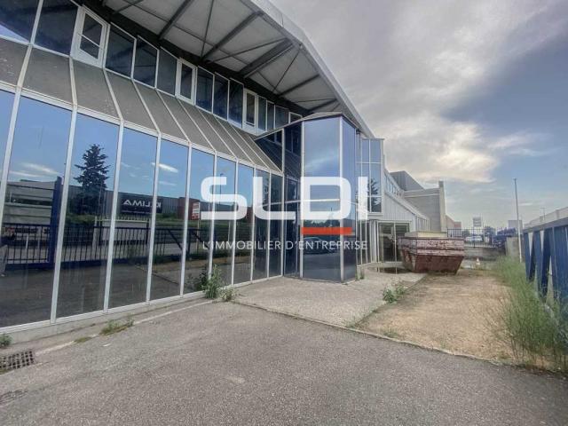 Locaux d'activités A LOUER - VAULX EN VELIN - 2 140 m²