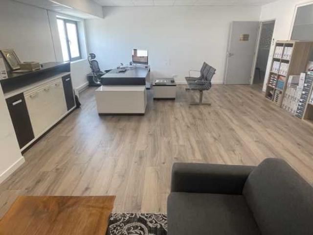 Bureaux A LOUER - MEYZIEU - 16 m²