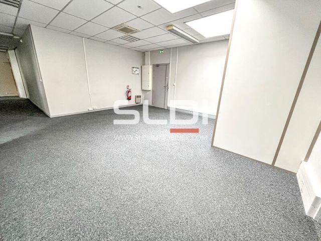 Bureaux A LOUER - VILLEURBANNE - 545 m²