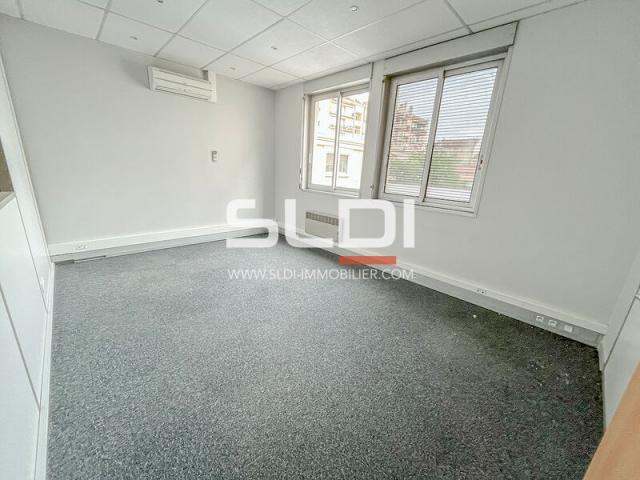 Bureaux A LOUER - VILLEURBANNE - 545 m²