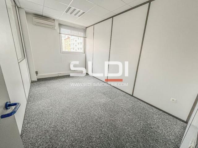 Bureaux A LOUER - VILLEURBANNE - 545 m²