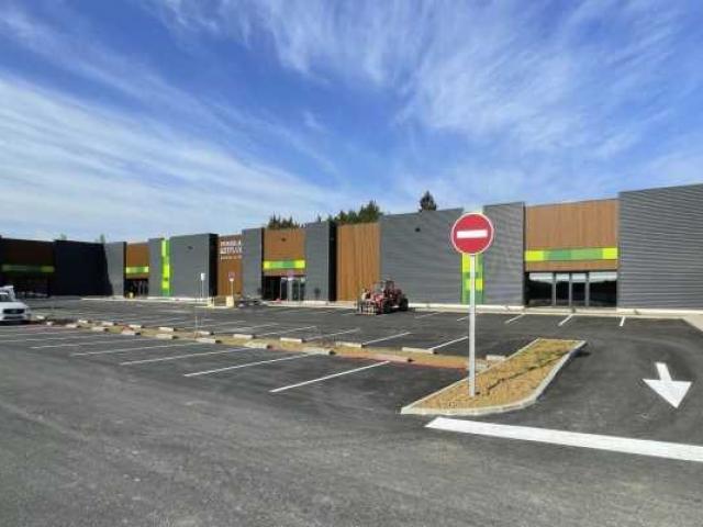 Commerces A VENDRE OU A LOUER - ANSE - 1 024 m²