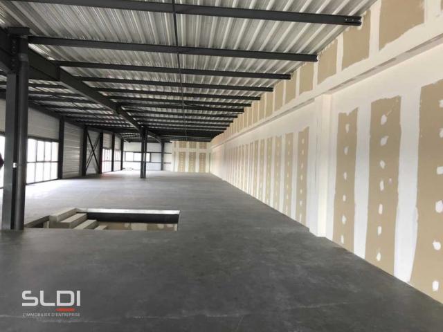 Bureaux A LOUER - ARNAS - 175 m²