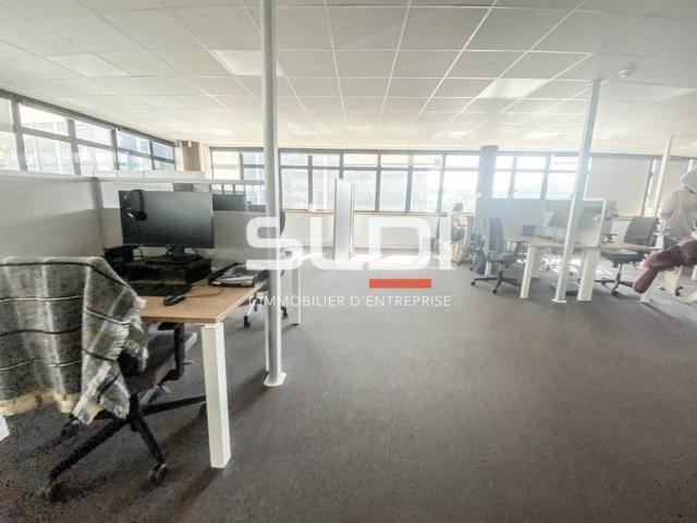 Bureaux A LOUER - TASSIN LA DEMI LUNE - 202 m²