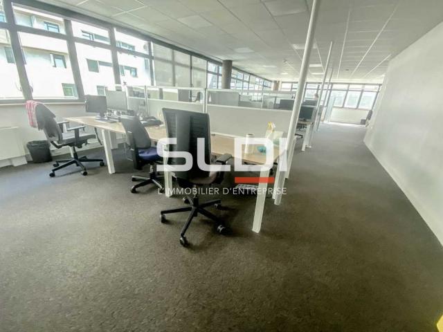 Bureaux A LOUER - TASSIN LA DEMI LUNE - 202 m²