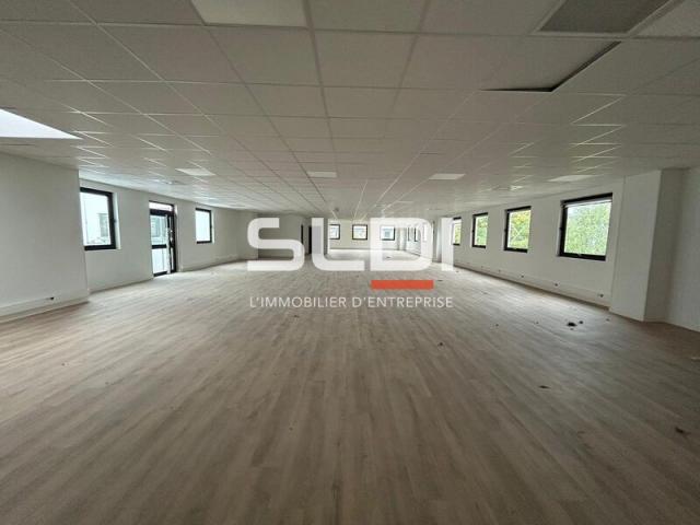 Bureaux A LOUER - LIMONEST - 2 078 m²