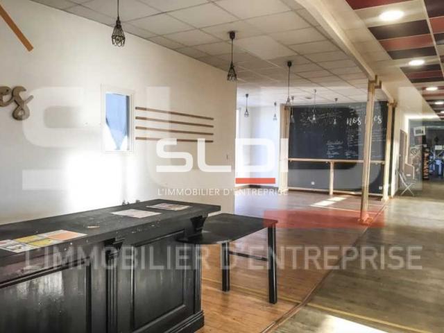 Commerces A LOUER - BOURG EN BRESSE - 350 m²