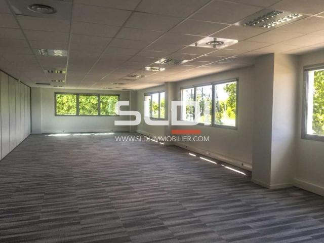 Bureaux A LOUER - SAINT PRIEST - 1 432 m²
