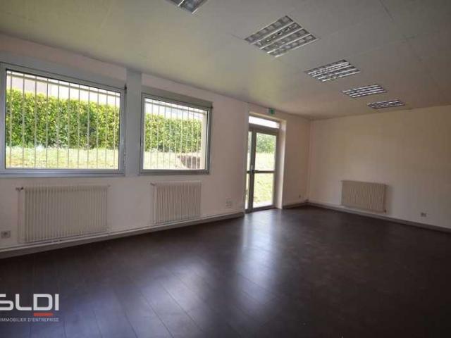 Bureaux A LOUER - RILLIEUX LA PAPE - 250 m²