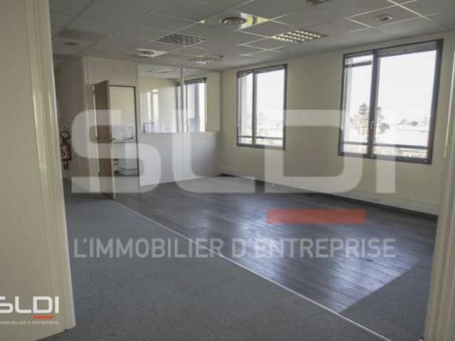 Bureaux A LOUER - VILLEFRANCHE SUR SAONE - 557 m²